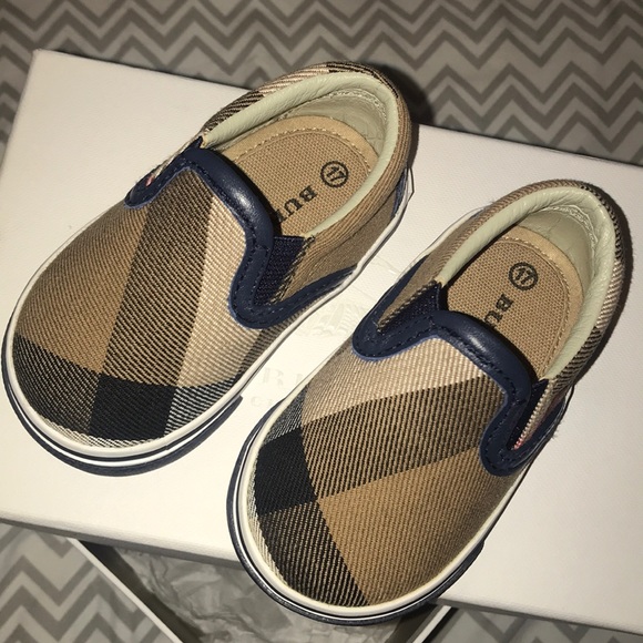 infant burberry shoes